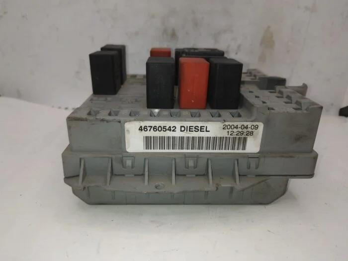 Caja Relés fusibles BSI Fiat Dobló (223)