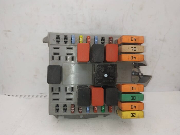 Caja Relés fusibles BSI Fiat Dobló (223) 2008