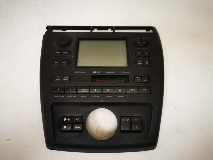Consola central con pantalla multifunción y control climatizador Seat Ibiza