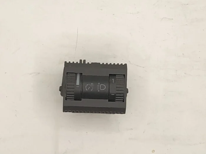 Botón regulador altura faros e intensidad brillo cuadro Volkswagen Polo IV (9N)