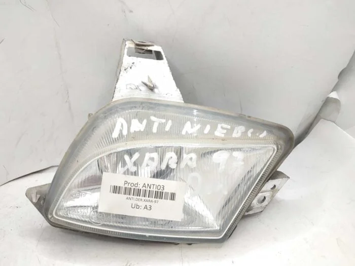 Faro antiniebla delantero derecho Citröen Xsara 1997 con portalámparas