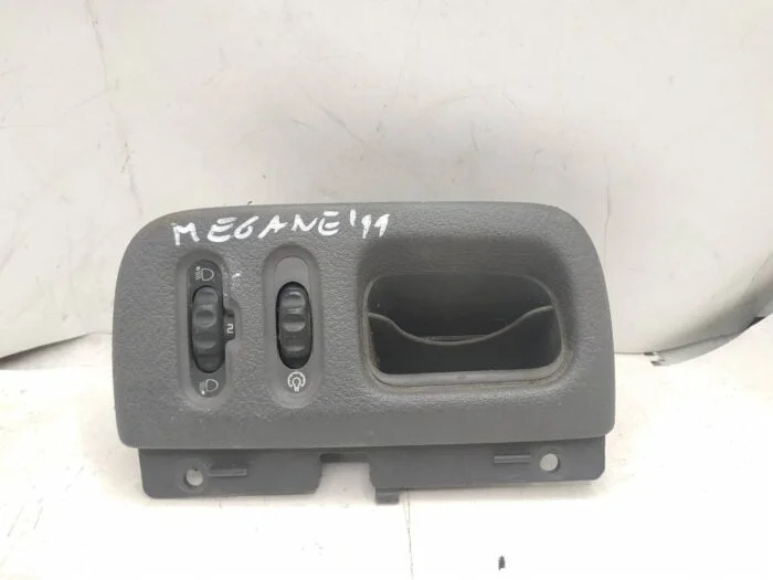 Soporte con botones regulación altura faros e intensidad interior Renault Megane I 1999