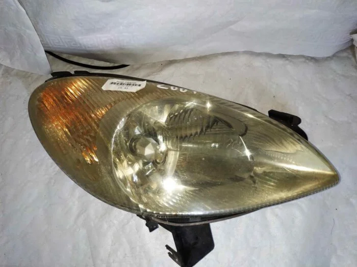 Faro delantero derecho Citröen Xsara Picasso 2001