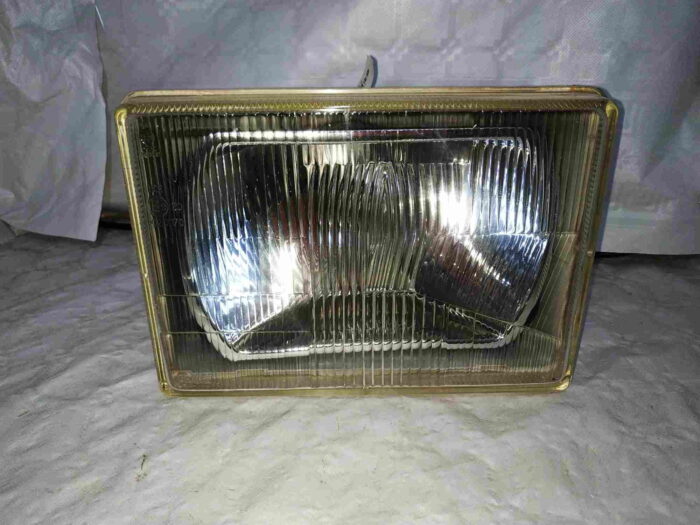 Faro delantero izquierdo Nissan Trade (11.1994->)