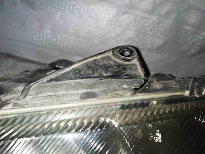 Faro delantero izquierdo Peugeot 206 2000