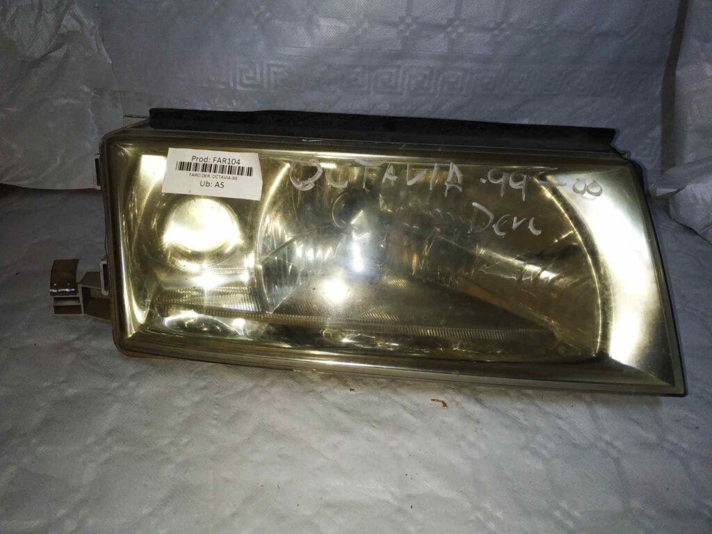 Faro delantero derecho Skoda Octavia 1999 para pulir