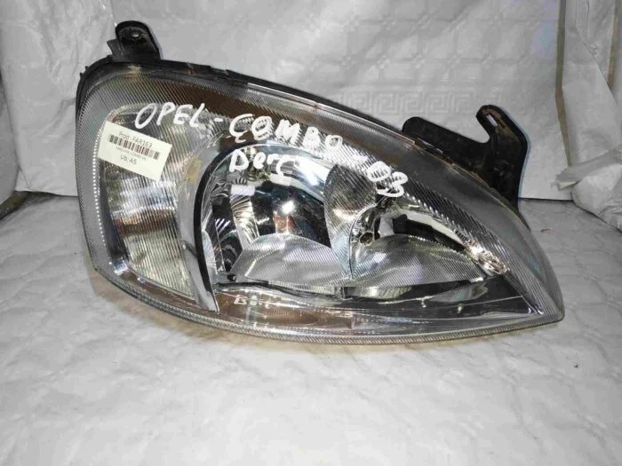 Faro delantero derecho Opel Corsa C Combo 2003
