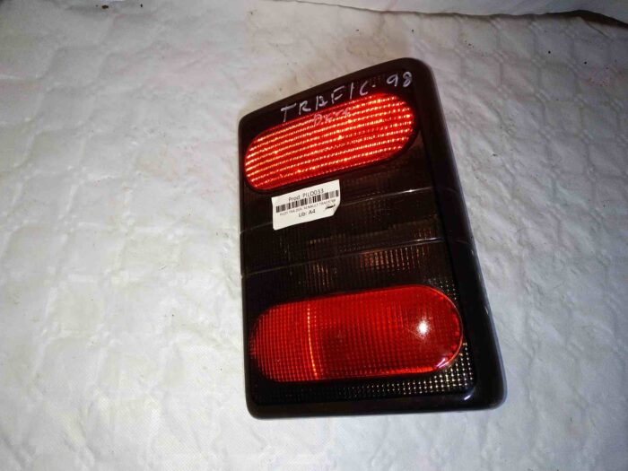 Piloto trasero derecho Renault Trafic 1998 con portalámparas