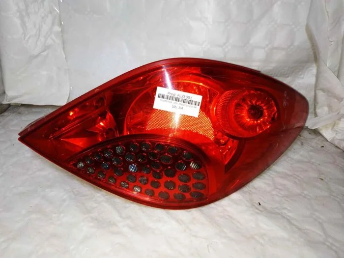 Piloto trasero derecho Peugeot 207 2008 con portalámparas