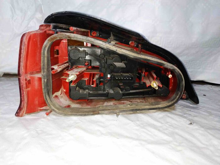 Piloto trasero derecho Peugeot 106 1996 con portlámparas