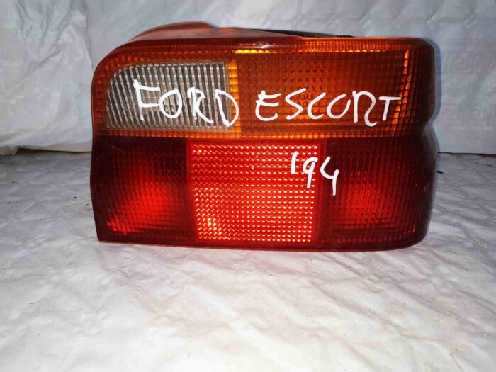 Piloto trasero derecho Ford Escort, Orión 1994 con portalámparas