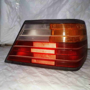 Piloto trasero derecho Mercedes Benz w124 con portalámparas