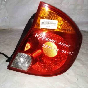Piloto trasero derecho Hyundai Accent 2003con portalámparas