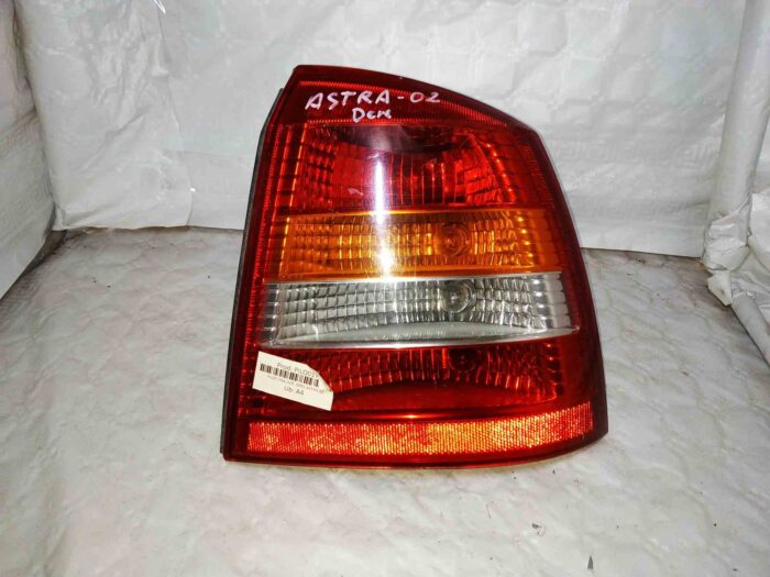 Piloto trasero derecho Opel Astra G 2002 con portalámparas