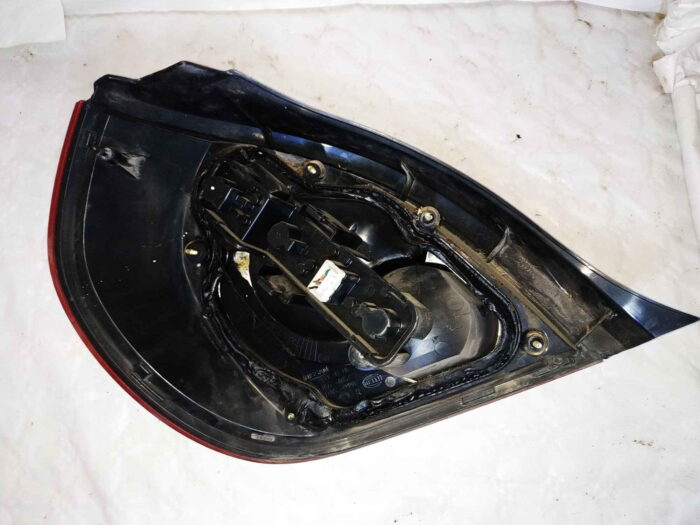 Piloto trasero derecho Nissan Almera 2004 Restiling con portalámparas