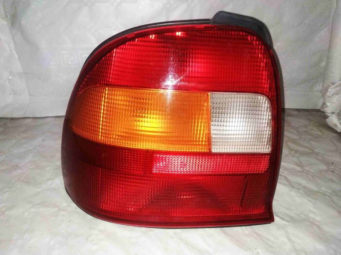 Piloto trasero izquierdo Mg Rover Serie 600 (Rh) 620 1994 con portalámparas
