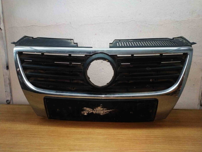 Rejilla delantera Volkswagen Passat (3c2)