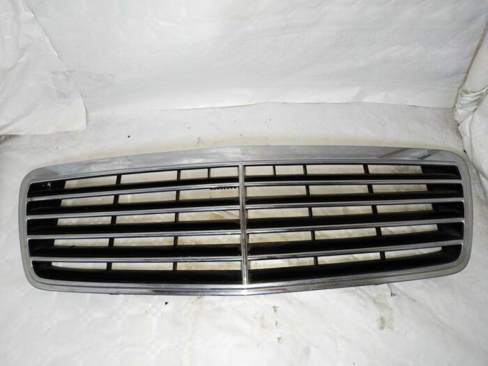 Rejilla delantera Mercedes Clase Clk (W208)