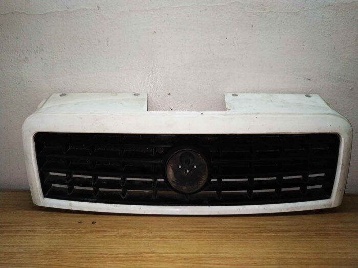 Rejilla delantera Fiat Doblo blanco sin emblema