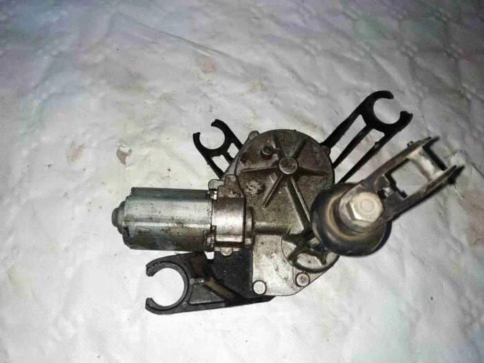 Motor limpiaparabrisas trasero Opel Astra H GTC 2006