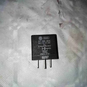 Relé bomba combustible 109 grupo VAG