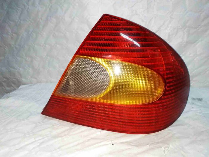 Piloto trasero derecho Ford Mondeo 1997