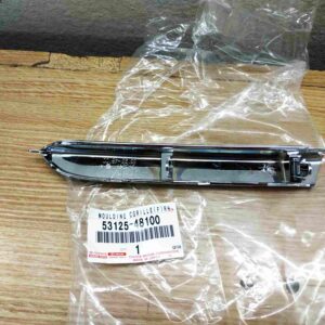 Moldura cromada radiador Toyota