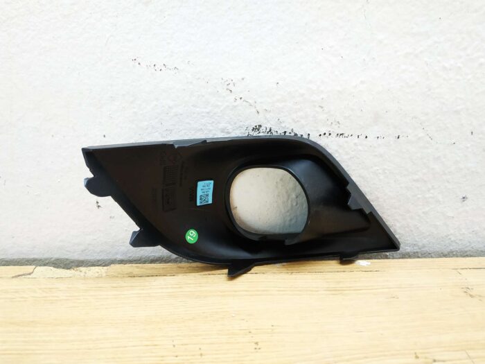 Moldura derecha Faro antiniebla delantero Renault Clio IV