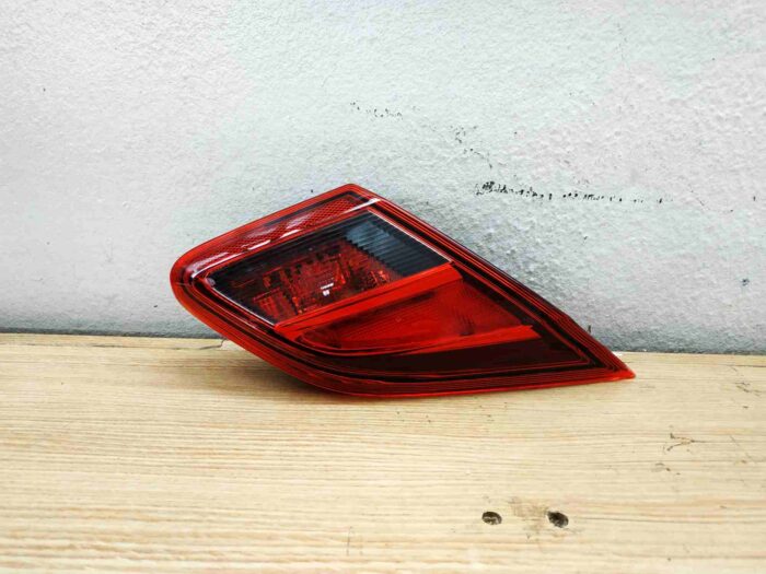 Porta traseira esquerda do Opel Corsa E