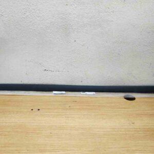 Moldura satinada delantera derecha Ford Focus 2006