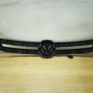 Grade dianteira VW Tiguan 2009 com emblema