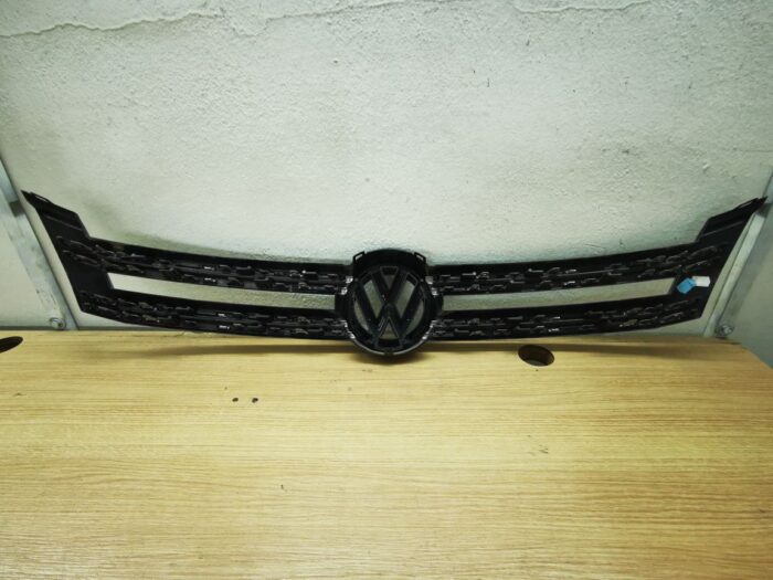 Grade dianteira VW Tiguan 2009 com emblema