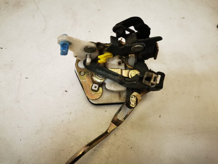 Fechadura traseira direita Hyundai Accent 94-00