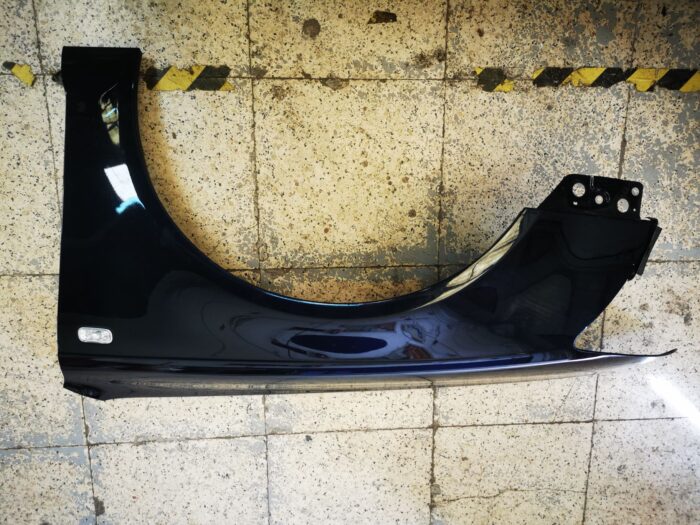 Asa dianteira esquerda Audi A6 S6 C6 avant com indicador