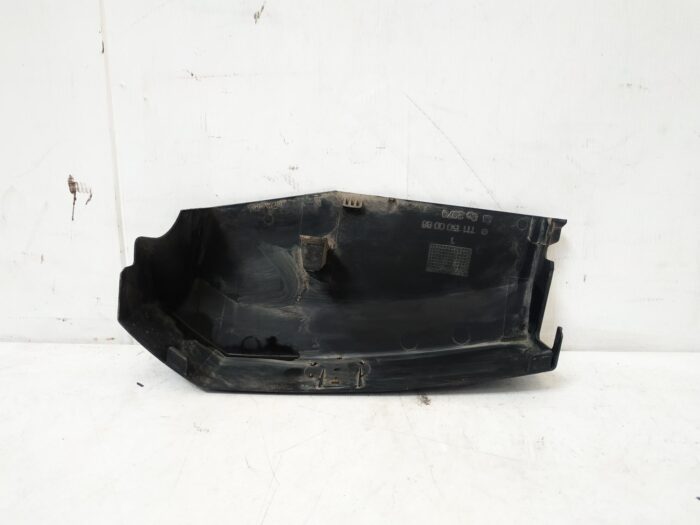 Tampa dianteira do motor Mercedes Benz W124 M111