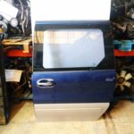 Porta lateral esquerda Kia Carnival II 2005 azul marinho