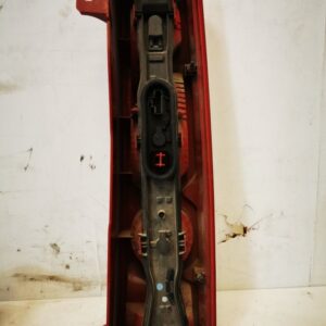 Luz traseira esquerda com porta-lâmpada Peugeot Boxer Citroën Jumpy Fiat Scudo