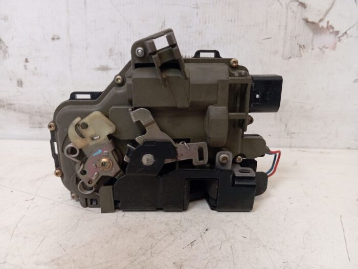 Cerradura delantera izquierda Seat Toledo II (1M2)