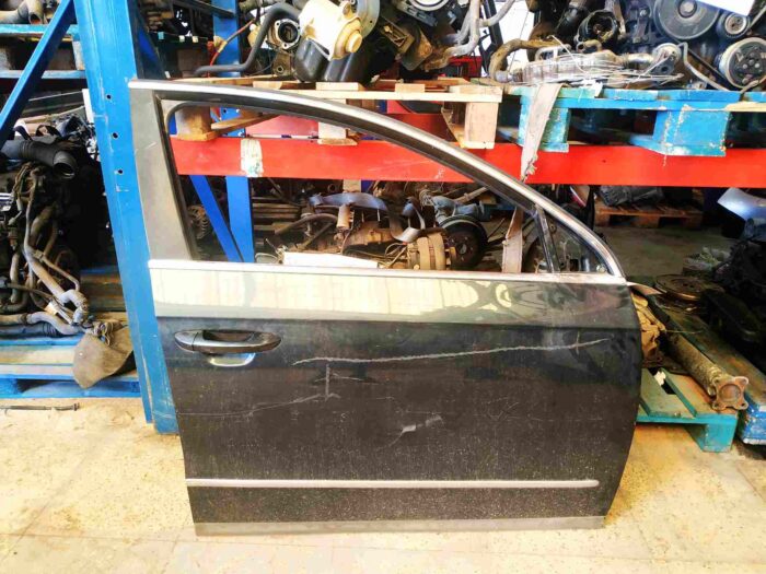 Porta dianteira direita azul escuro VW Passat
