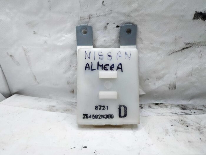 Unidade de fecho central Nissan Almera