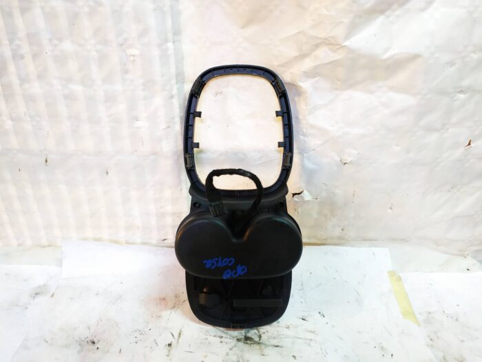 Porta-copos na consola central com entrada auxiliar Opel Corsa D