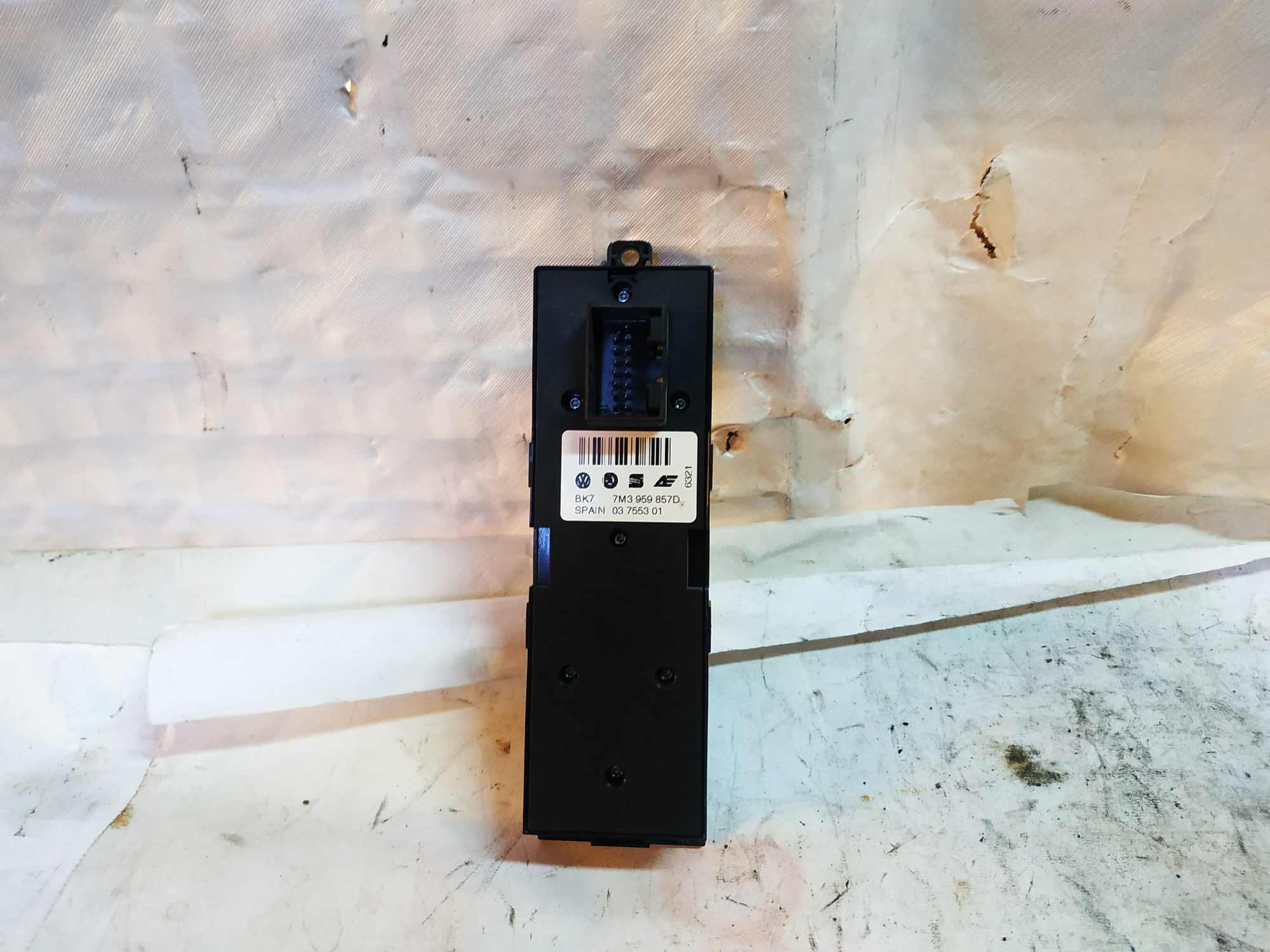 Seat Alhambra janela dianteira esquerda controla vários modelos do grupo VAG Seat Alhambra janela dianteira esquerda controla vários modelos do grupo VAG