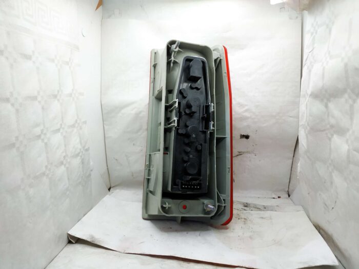 Luz traseira esquerda Peugeot Expert