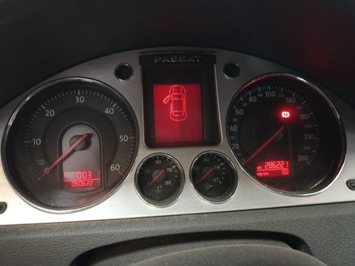 Cuadro de instrumentos cuenta km Volkswagen Passat B6