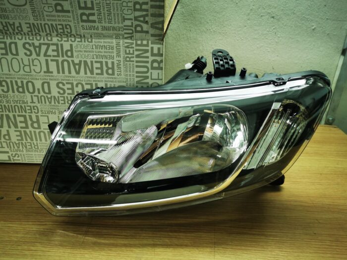 Farol Dacia Sandero II | Logan II de 2012 a 2016 Frente Esquerda para montagem de lâmpadas H4