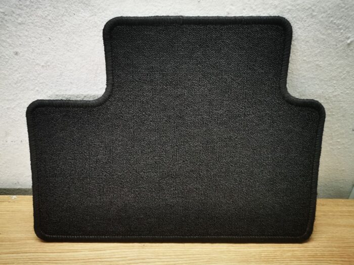 Tapete traseiro esquerdo original Renault Captur preto