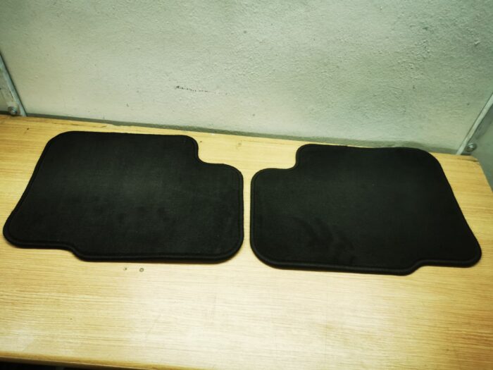 Conjunto completo Tapetes dianteiros originais Dacia Lodgy preto