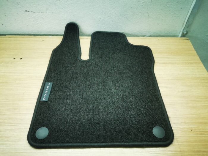 Tapete dianteiro esquerdo original Renault Twingo III