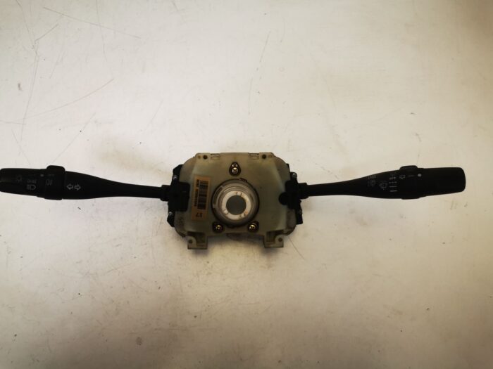 Interruptores do volante Nissan Micra 99
