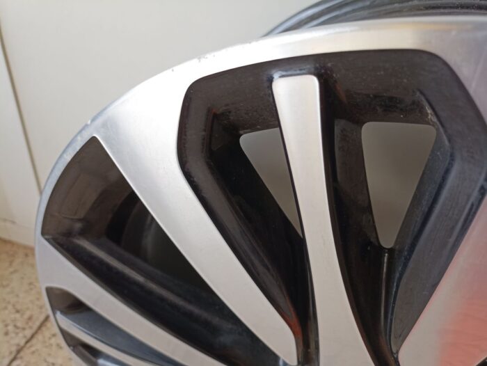 Roda original Renault Espace V 19' 5 parafusos com retoques